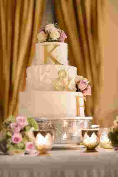 Best Professional Luxury Dream Wedding Cake Photography at White Oak Plantation Louisiana 8