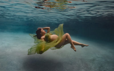 Nicolette Underwater Maternity 0170Cropped