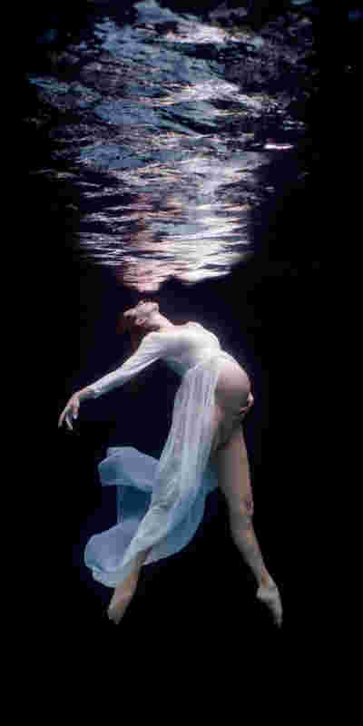 Giulia Underwater Maternity 0948